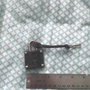 3/$15 Working juicy couture lock